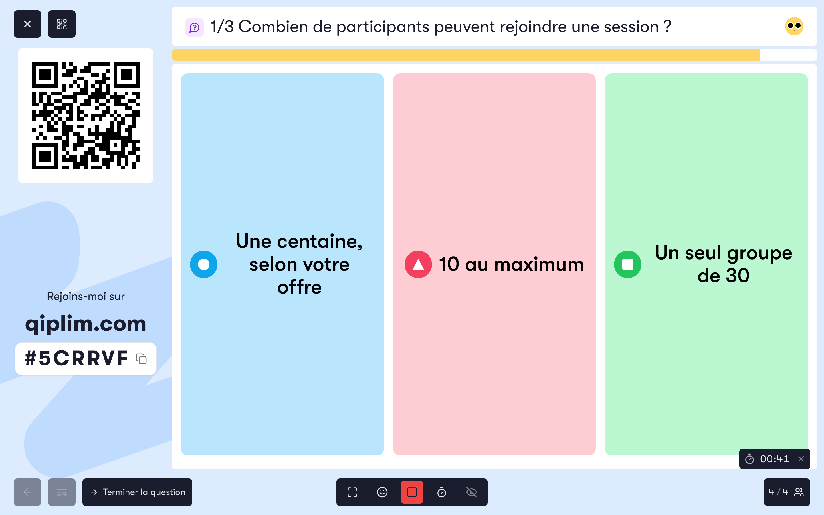 Une question de quiz en cours sur l'écran de projection
